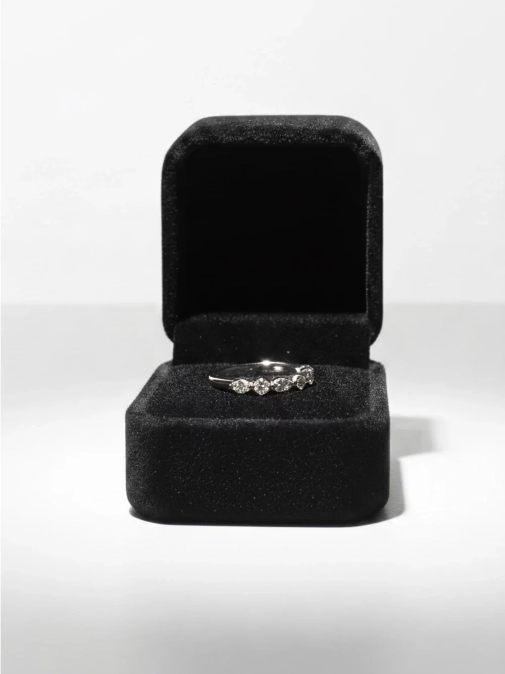 Diamond Five-Stone Band - Silver Moissanite